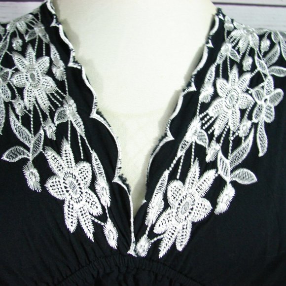 Black W/White Embroidered Floral Dress Tunic Top S - Picture 2 of 15